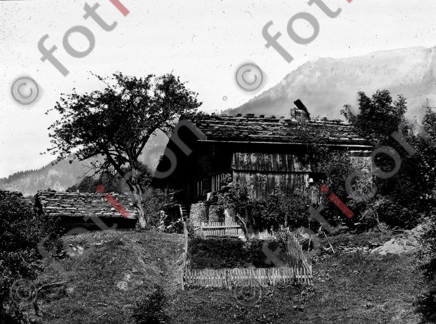 Schweizerhaus  im Haslital | Swiss House in Hasli valley (foticon-simon-023-045-sw.jpg)